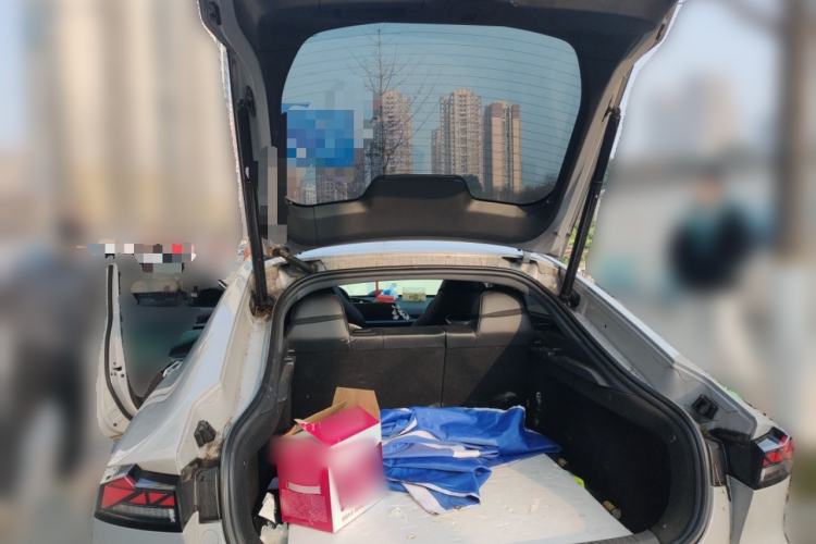 Used Changan UNI-V iDD 2024 Blue Whale Smart Electric iDD 136km ZhiKu Model
