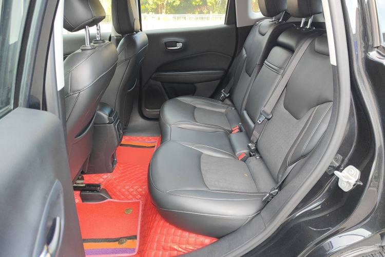 Used  Compass 2020 220T Automatic Leading Edition
