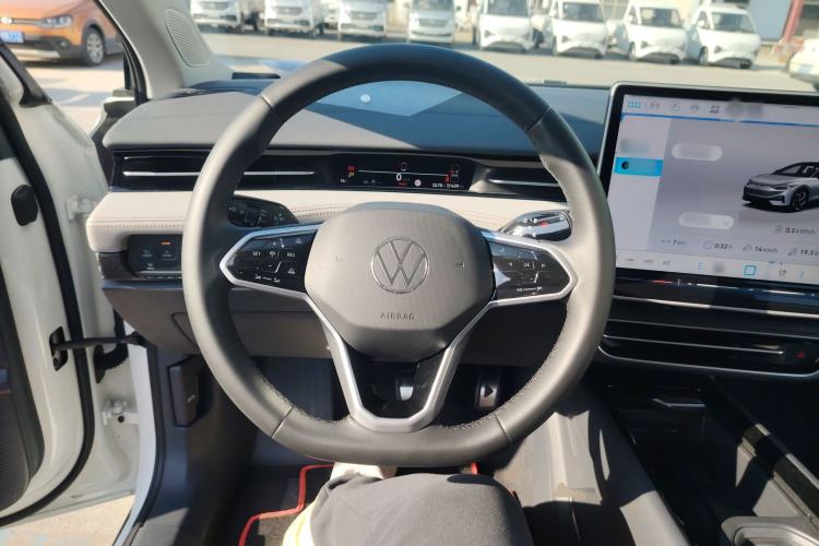 Used Volkswagen ID.7 VIZZION 2024 AIR model
