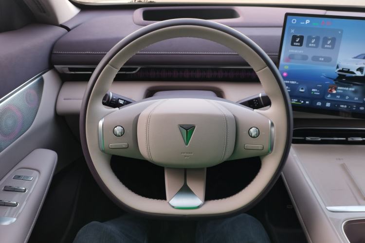 Used  S07 2026 230Ultra with Huawei Qiankun ADS SE Edition
