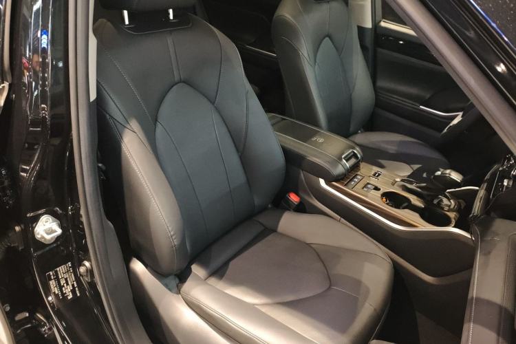 Used Toyota Highlander 2022 Dual-Engine 2.5L Four-Wheel Drive Prestige Version 7 Seats