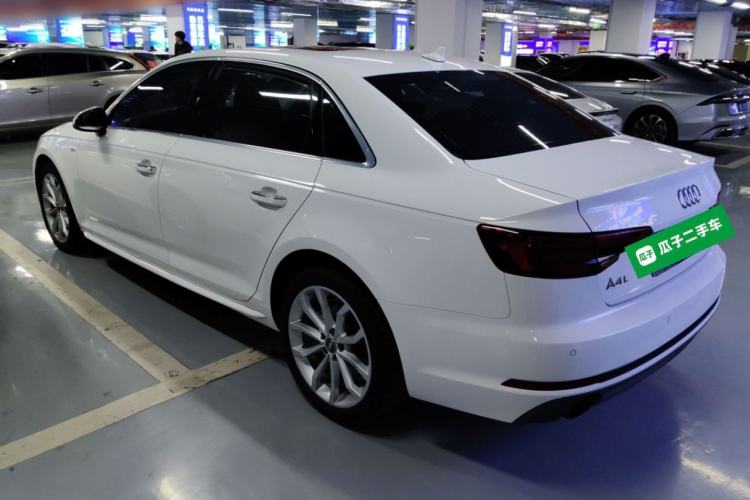 Used Audi A4L 2018 30th Anniversary Edition 40 TFSI Fashion Model
