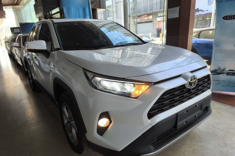 Used Toyota RAV4 2022 2.0L CVT Two-Wheel Drive Fashion Edition