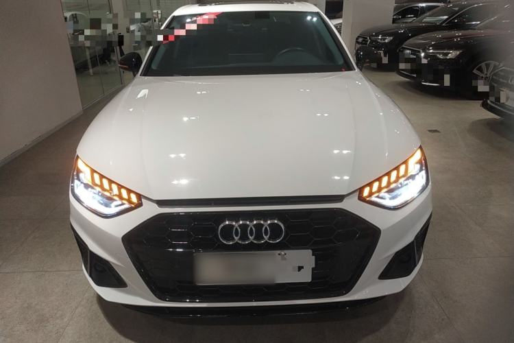 Used Audi A4L 2022 40 TFSI Luxury Dynamic Model
