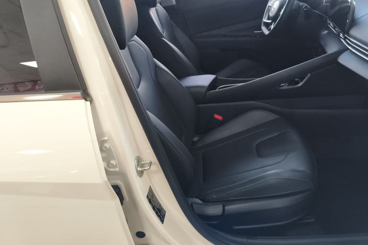 Used Hyundai Elantra 2022 1.5L CVT LUX Prestige Edition