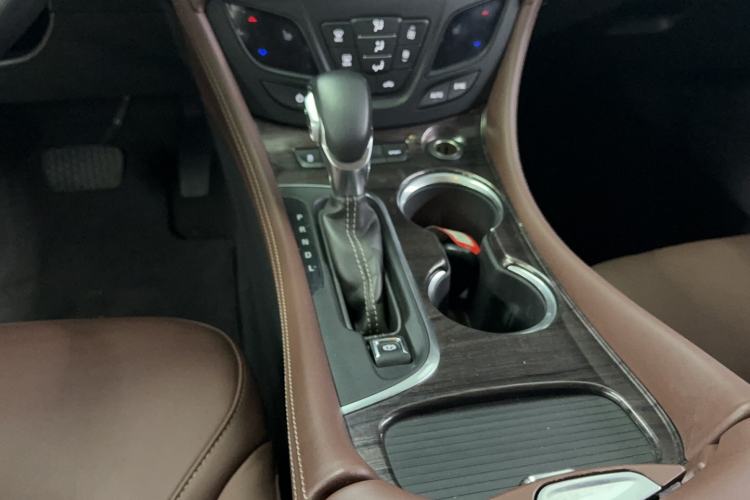 Used Buick Envision 2017 28T Four-Wheel Drive Elite Model
