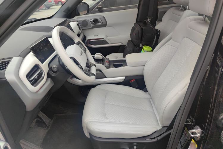 Used  Titanium 3 2025 501 km All-Wheel Drive Intelligent Driving Max Edition