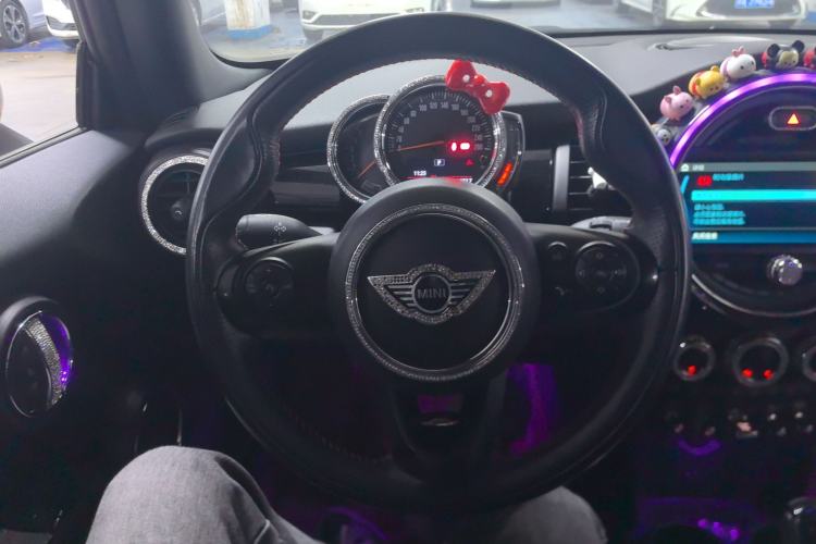 Used MINI MINI 2018 1.5T COOPER Racing Driver