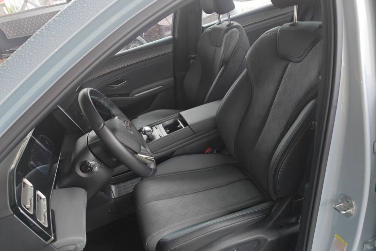 Used BYD Qin L 2024 DM-i 120KM Excellence Model
