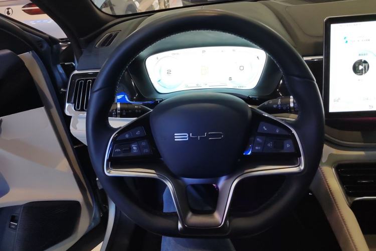 Used BYD Song PLUS New Energy 2023 Champion Edition DM-i 110KM Flagship PLUS
