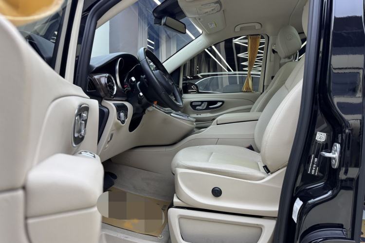 Used Mercedes-Benz V-Class 2020 V 260 Avantgarde Edition
