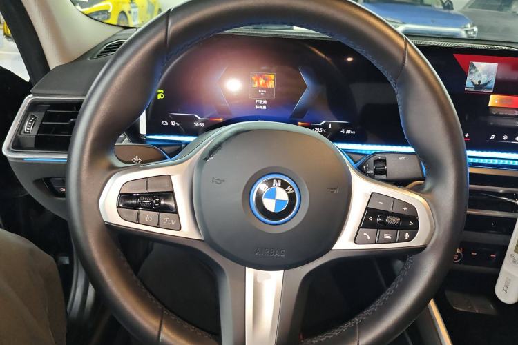 Used BMW i3 2024 eDrive 35 L
