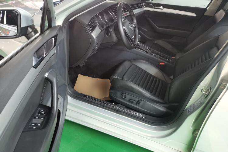 Used Volkswagen Magotan 2018 330TSI DSG Advanced Model
