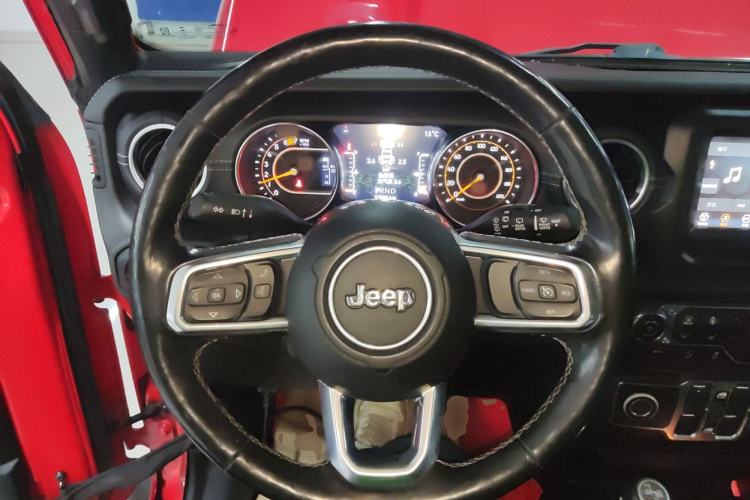 Used  Wrangler 2019 2.0T Sahara Four-Door Version China VI Emission Standard
