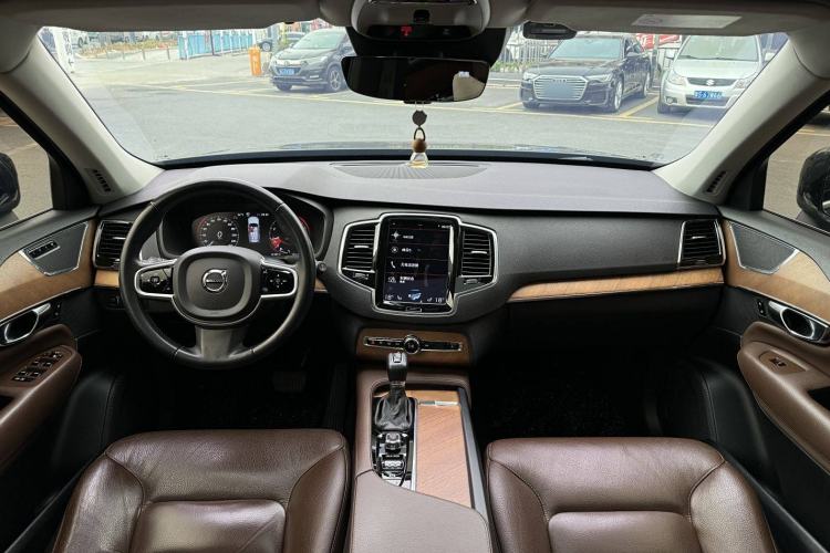 Used Volvo XC90 2020 Facelifted T6 Zhiyi Luxury 7-Seater
