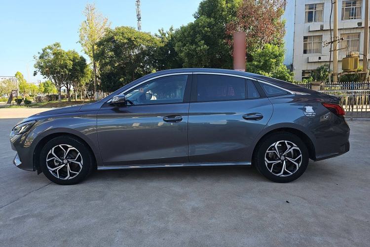 Used MG 5 2021 180 DVVT CVT Youth Luxury Edition
