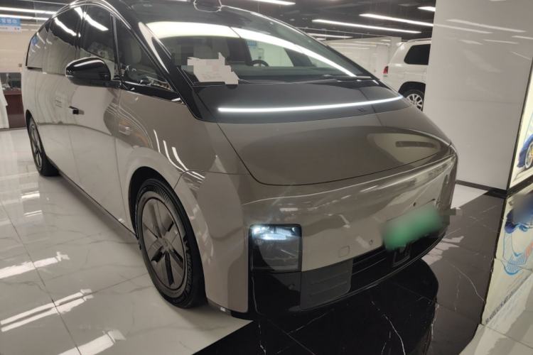 Used Li Auto MEGA 2024 Ultra Model
