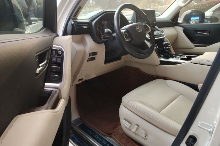Used Toyota Land Cruiser 2022 3500 3.5T GXR with 20 Wheels Velvet Finish No Creep—Middle East
