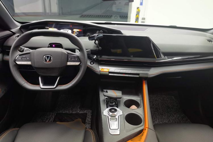 Used Changan UNI-V 2022 1.5T Prestige Version
