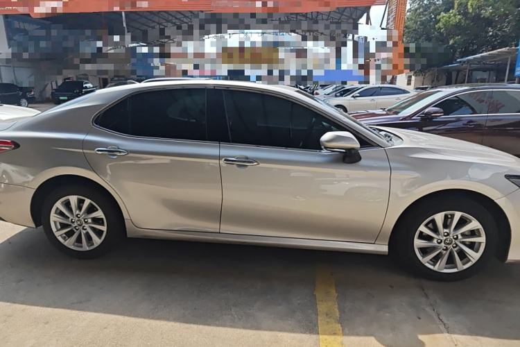 Used Toyota Camry 2021 2.0G Luxury Edition
