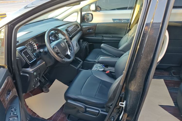 Used Honda Elysion 2016 2.4L Classic Edition
