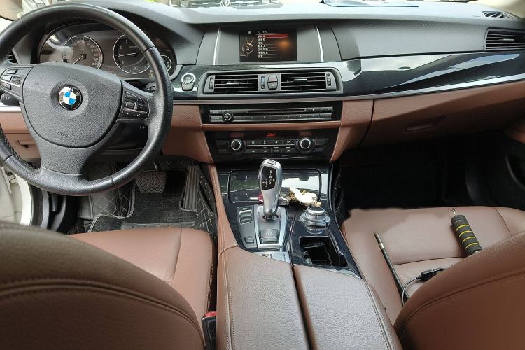 Used BMW 5 Series 2015 520i Elegant Edition
