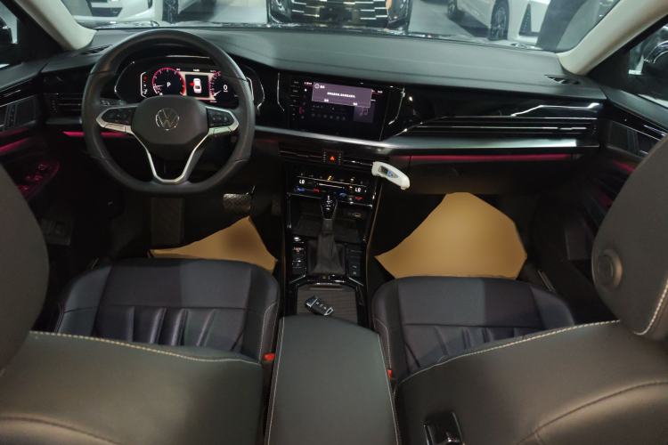 Used Volkswagen Passat 2025 Outstanding Model 380TSI Starry Dragon Glorious Edition
