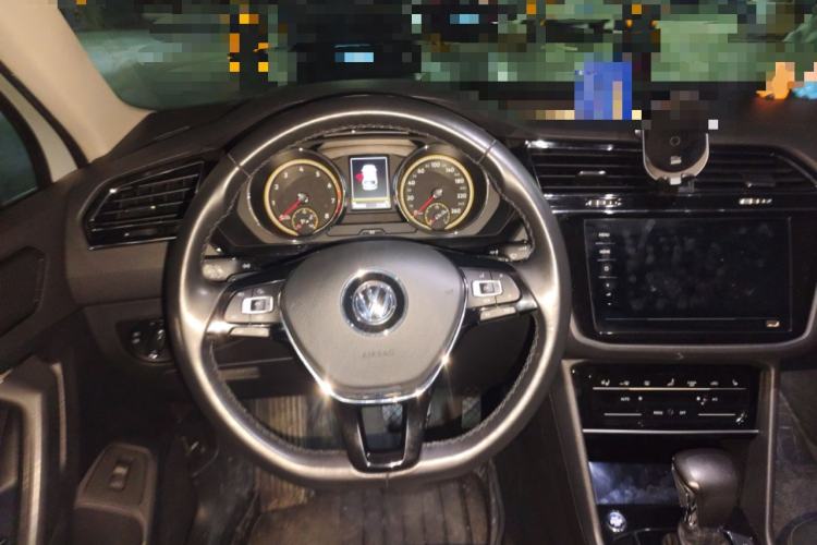 Used Volkswagen Tiguan L 2019 380TSI Automatic All-Wheel Drive Luxury Edition with 7 Seats China VI Standard
