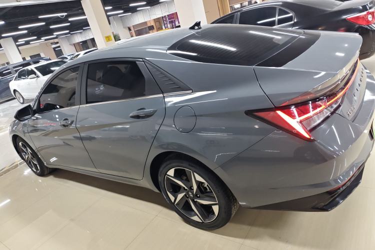 Used Hyundai Elantra 2022 1.5L CVT LUX Prestige Edition
