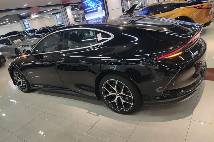 Used  L6 2025 Ultra Model
