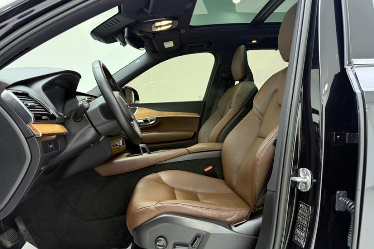 Used Volvo XC90 2023 B6 Zhiyi Luxury Edition 7-Seater
