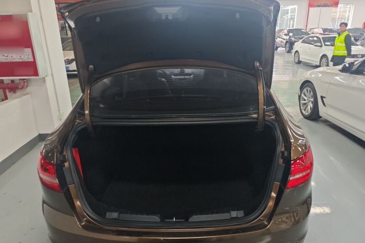 Used Ford Escort 2015 1.5L Automatic Fashion Model
