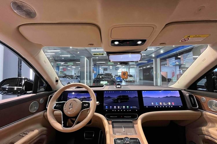 Used Hima AITO M9 2025 Extended-Range Ultra Version 52 kWh 6-Seater
