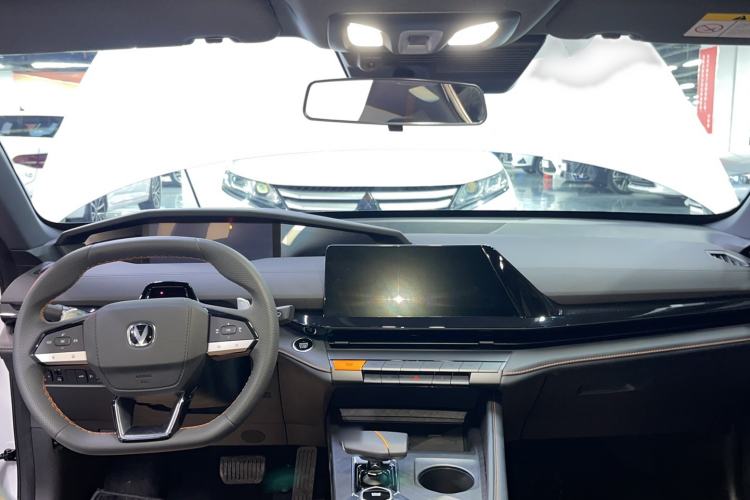 Used Changan UNI-V 2024 1.5T Prestige Edition
