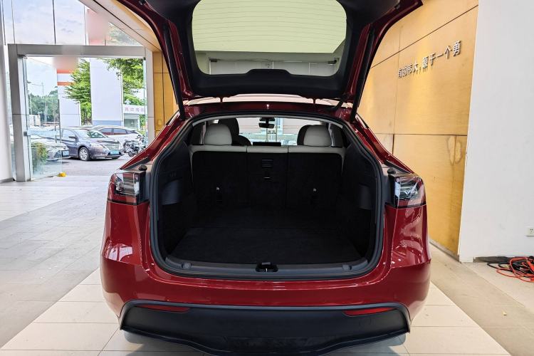 Used Tesla Model Y 2021 Long-Range All-Wheel-Drive Version
