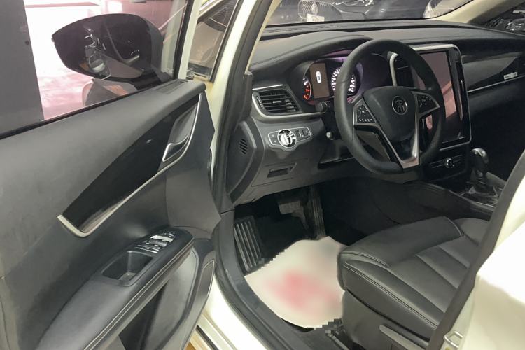 Used BYD Song MAX 2018 1.5T Automatic Smart Connect Elite Model with 6 Seats
