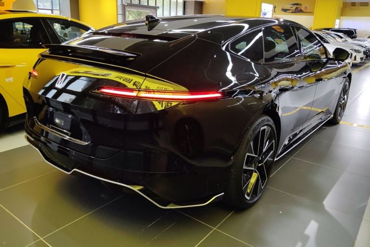 Used  11 2025 Ultra Extended-Range Edition
