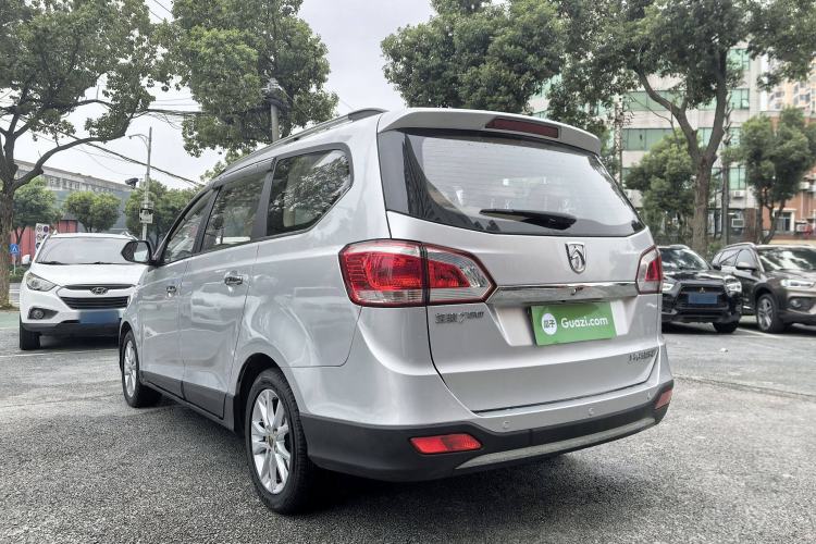 Used Baojun 730 2014 1.5L Manual Luxury Navigation ESP Version 7 Seats
