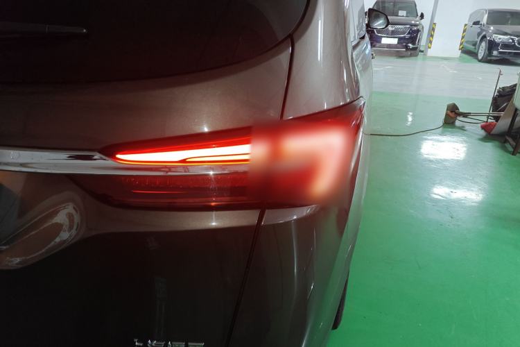 Used Buick GL8 2023 Land Executive Class Comfort Model
