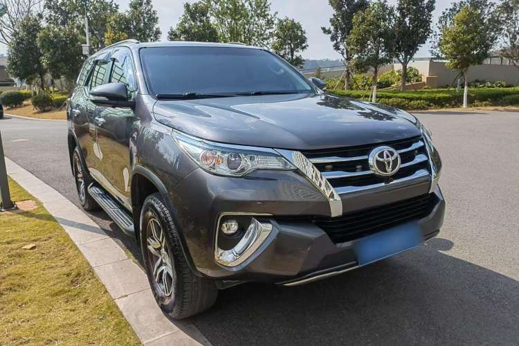 Used Toyota Fortuner 2016 2.7L Middle East Version
