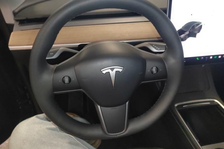 Used Tesla Model Y 2021 Long-Range All-Wheel-Drive Version 3D7