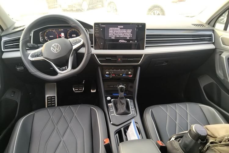 Used Volkswagen Tiguan L 2024 Outstanding Model 330TSI Automatic Two-Wheel Drive R-Line Dragon Glory Edition
