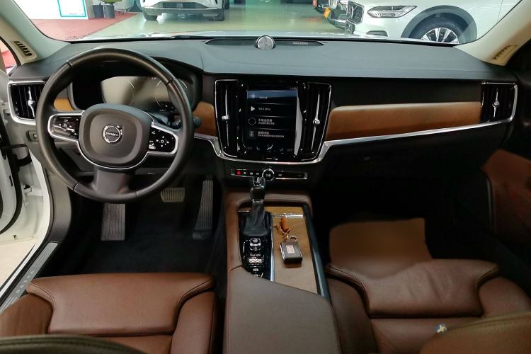 Used Volvo S90 2020 Facelift T5 Smart & Luxurious Edition