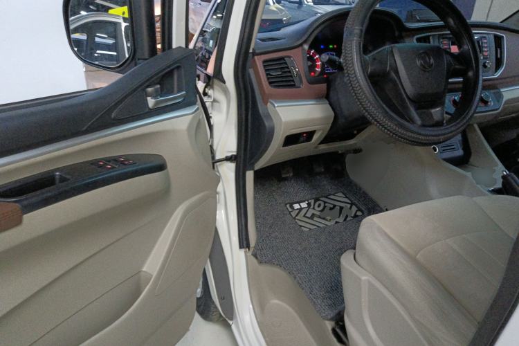 Used FORTHING Lingzhi 2019 M5L 1.6L 7-Seater Base Model China VI Standard
