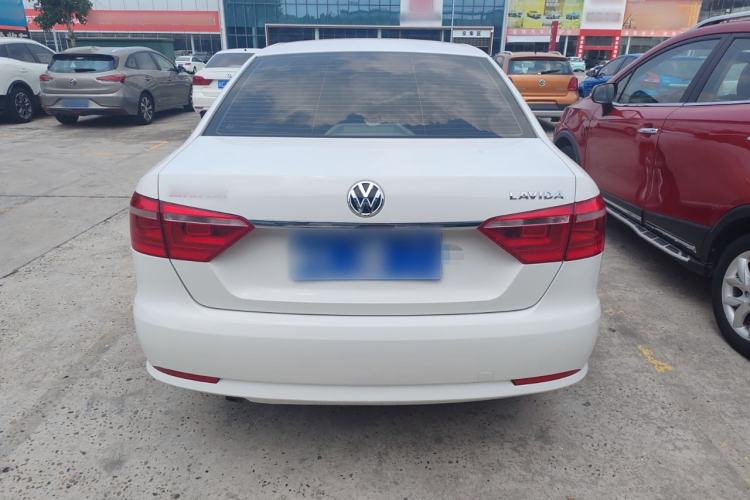 Used Volkswagen Lavida 2013 Revised Classic 1.6L Automatic Fashion Edition