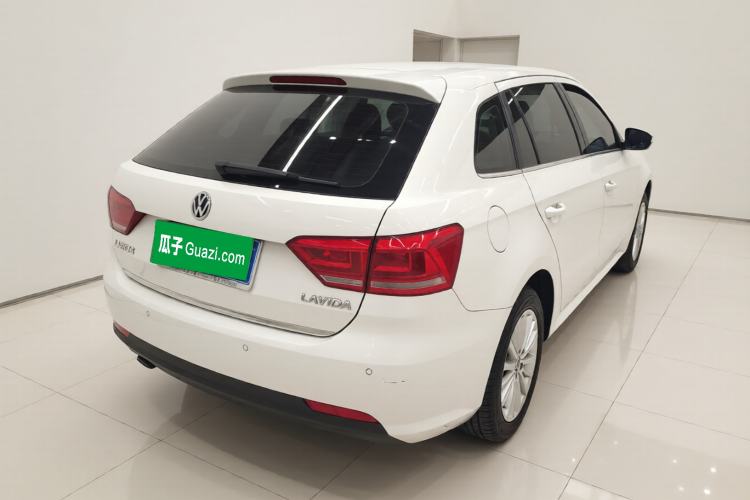 Used Volkswagen Gran Lavida 2013 1.6L Manual Comfort Model