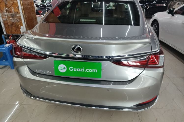 Used Lexus ES 2022 300h Excellence Edition
