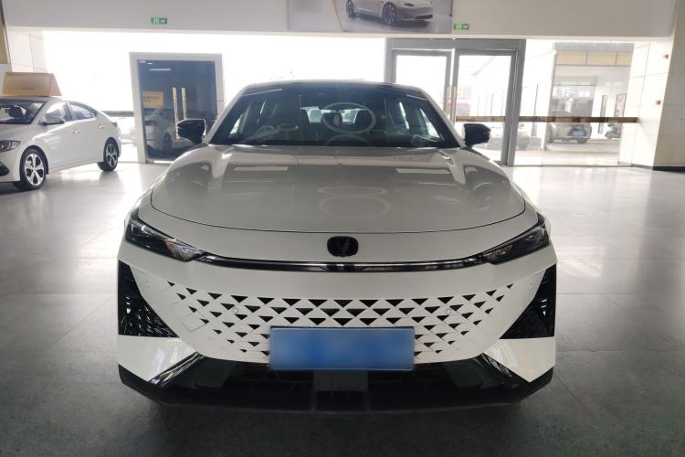 Used Changan UNI-V 2024 1.5T Smart Navigation Version
