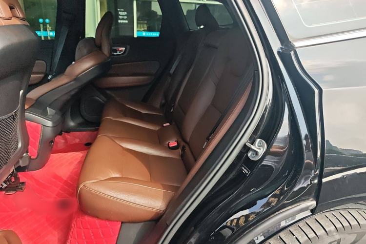 Used Volvo XC60 2023 B5 4x4 Smart Luxury Edition
