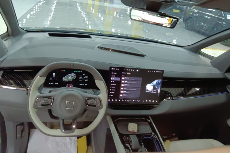 Used Zeekr 009 2024 Six-Seat Executive Version 4WD 140 kWh
